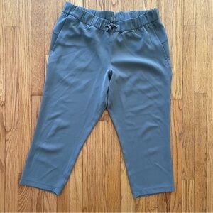 Lululemon On the Fly Crop Woven Pants W6AVMS Green Size 12